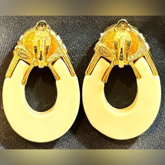 Vintage Kenneth Lane Ivory Enamel Oval Hoop Clip Earrings Pave Crystal Gold Tone - Picture 6 of 7